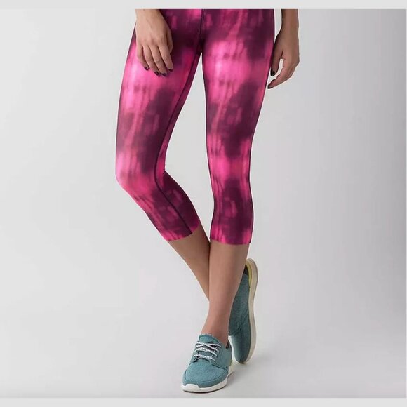 Under Armour Alpha Active Tight Armour Capri Running Tights Pink Tie Dye XS - Picture 1 of 9